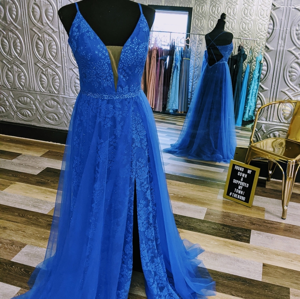 NWT Madison James Royal Blue Shimmer Lace (Size 8)